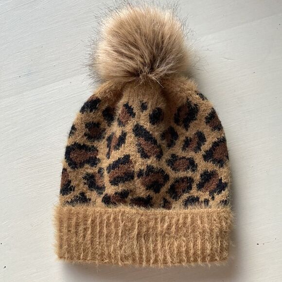 Marcus Adler Animal Print Beanie - Picture 3 of 9